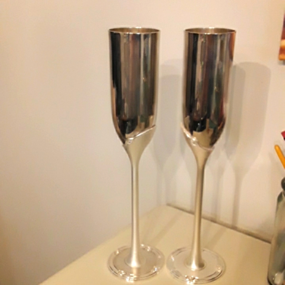 Things Remembered champagne flutes